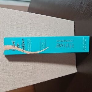 Thrive Causemetics Brilliant Eye Brightener Stella Champagne Shimmer